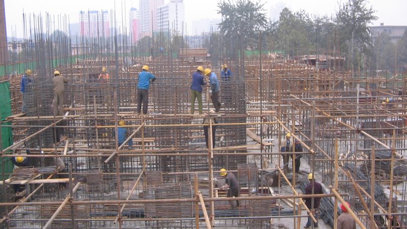 点支式幕墙玻璃尺寸参数解析：关键因素与选型逻辑